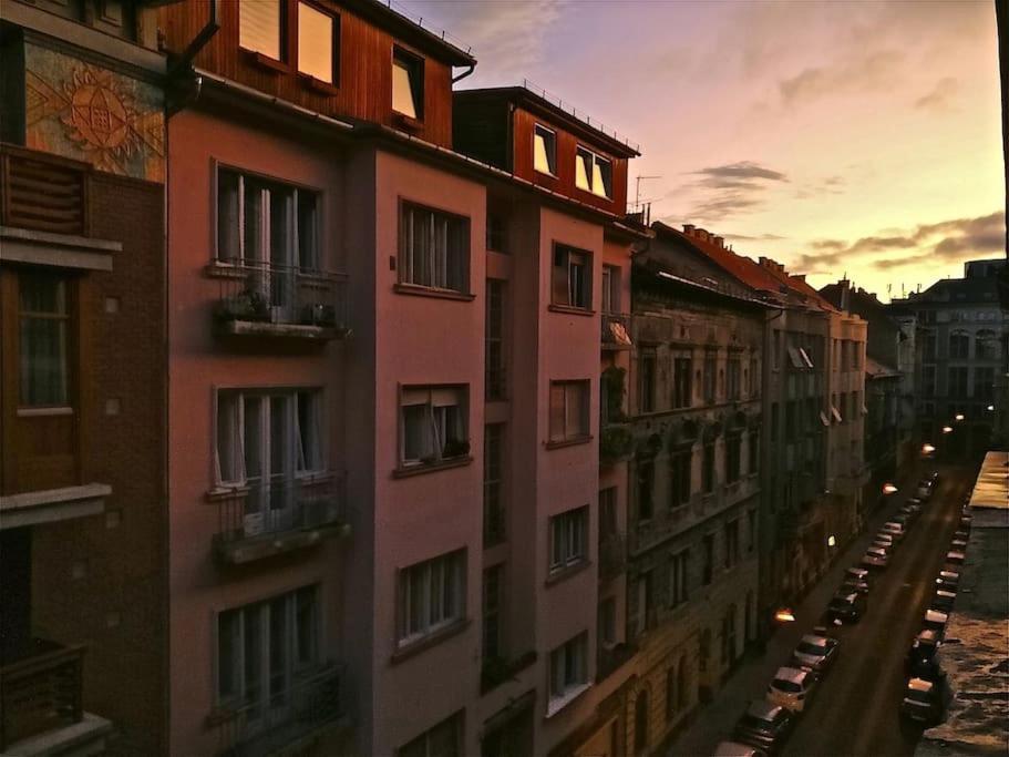 Bright And Cozy - City Center Apt Budapeste Exterior foto