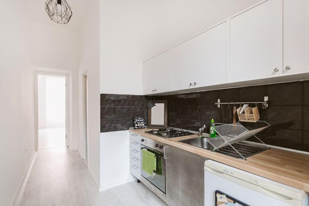 Bright And Cozy - City Center Apt Budapeste Exterior foto